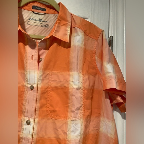 Eddie Bauer Size LT Orange Coral Vented Short Sleeve Button Down Hiking Shirt - Picture 10 of 14